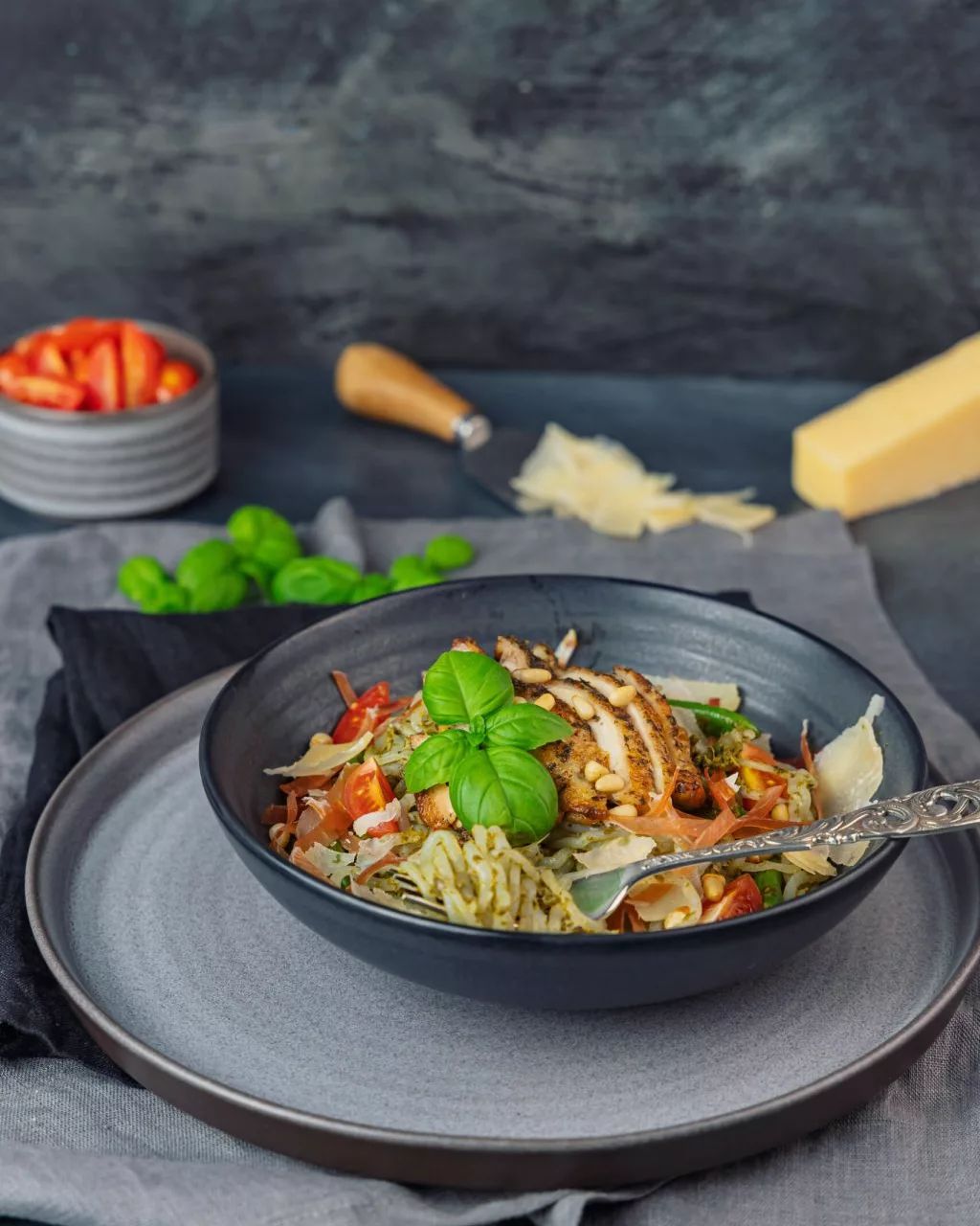//reklame
Kan vi by på litt pesto pasta? Enkelt og nydelig! Oppskriften finner du på fettogforstand.no - link i bio ❤
Oppskriften inneholder produkter fra, og er laget i samarbeid med @tights.no
#fettogforstand
#makeketogreatagain
#lchf
#keto
#lavkarbo
#lowcarb
#ketorecipes
#glutenfri
#lowcarbhighfat
#lchfdanmark
#ketogenicdiet
#homemadefood
#ketoaf
#lowcarbcooking
#lågkolhydrat
#lavkarbonorge
#sugarfree
#sockerfritt
#sukkerfri
#ketofam
#ketocooking
#ketodanmark
#ketomeal
#lchfsverige
#tightsno
#pesto
#pestopasta
#homemadepesto
#dinnertime
